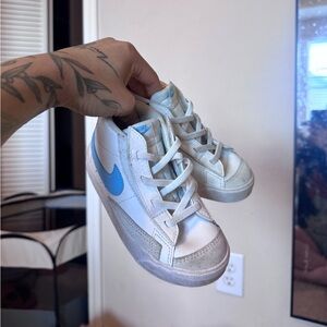 Nike Kids White Sneakers with Light Blue Swoosh